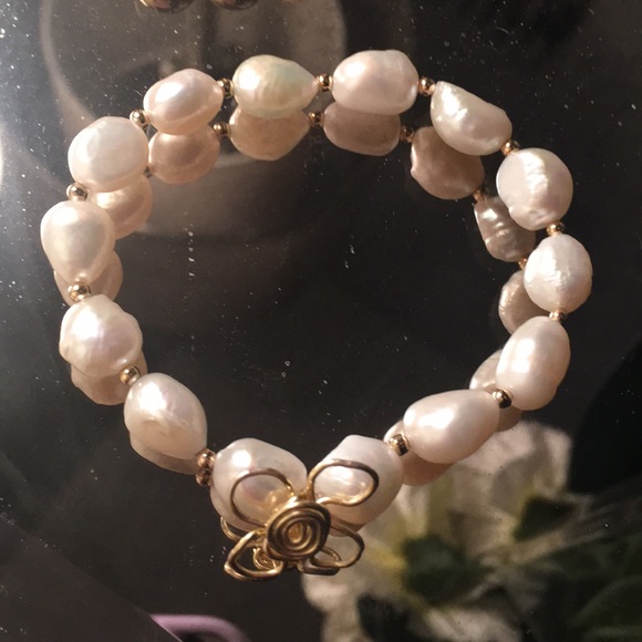 Genuine Pearl Stretch bracelet. 2 for 1 - Picture 3 of 4